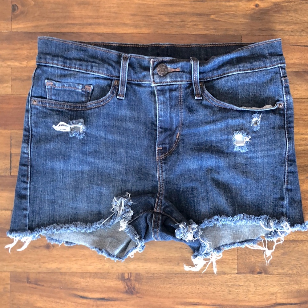 Levi’s Denim Distressed Raw Hem Dark Wash Jean Shorts Size 28